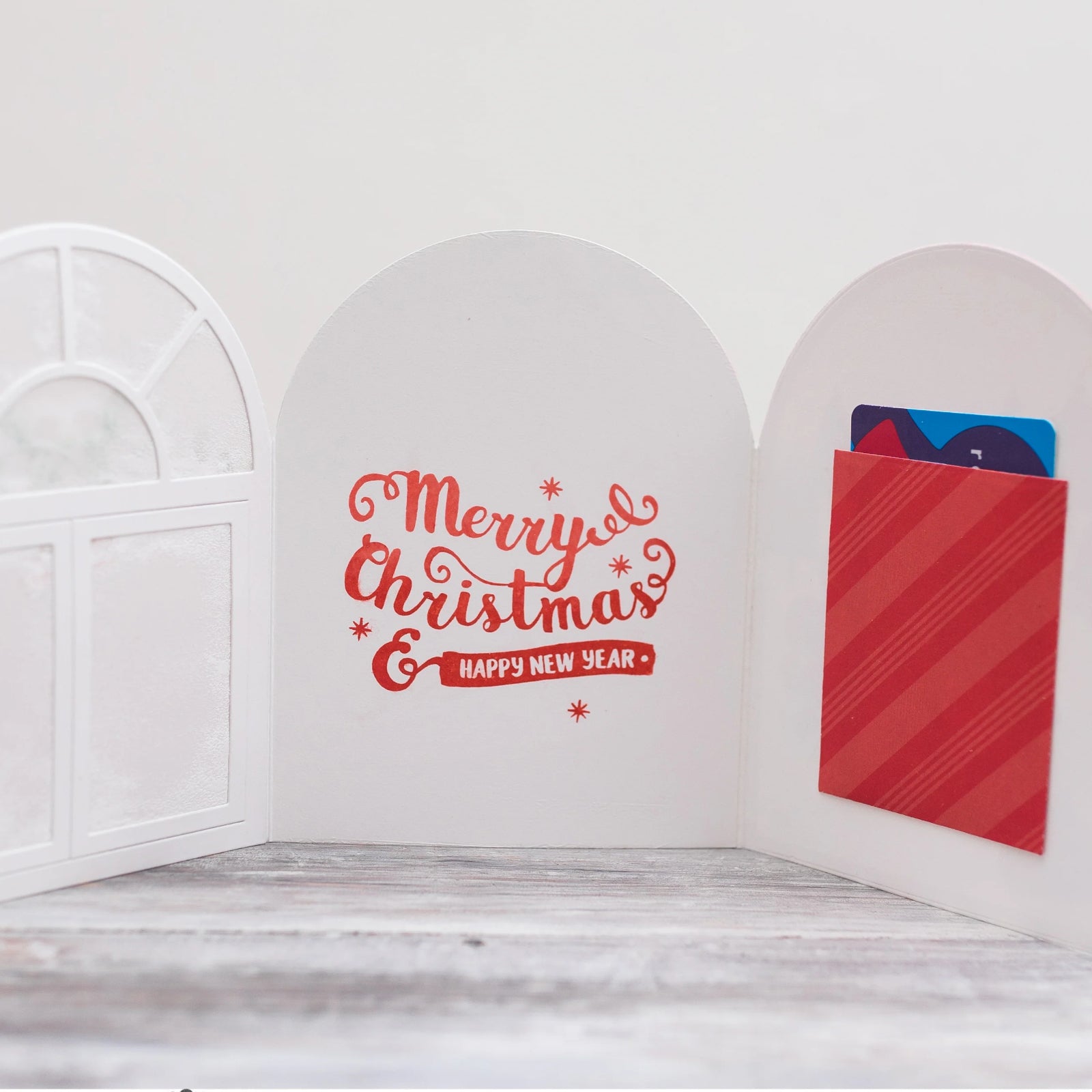 Gift Bag Pocket w Flowers & Handles Cutting Dies