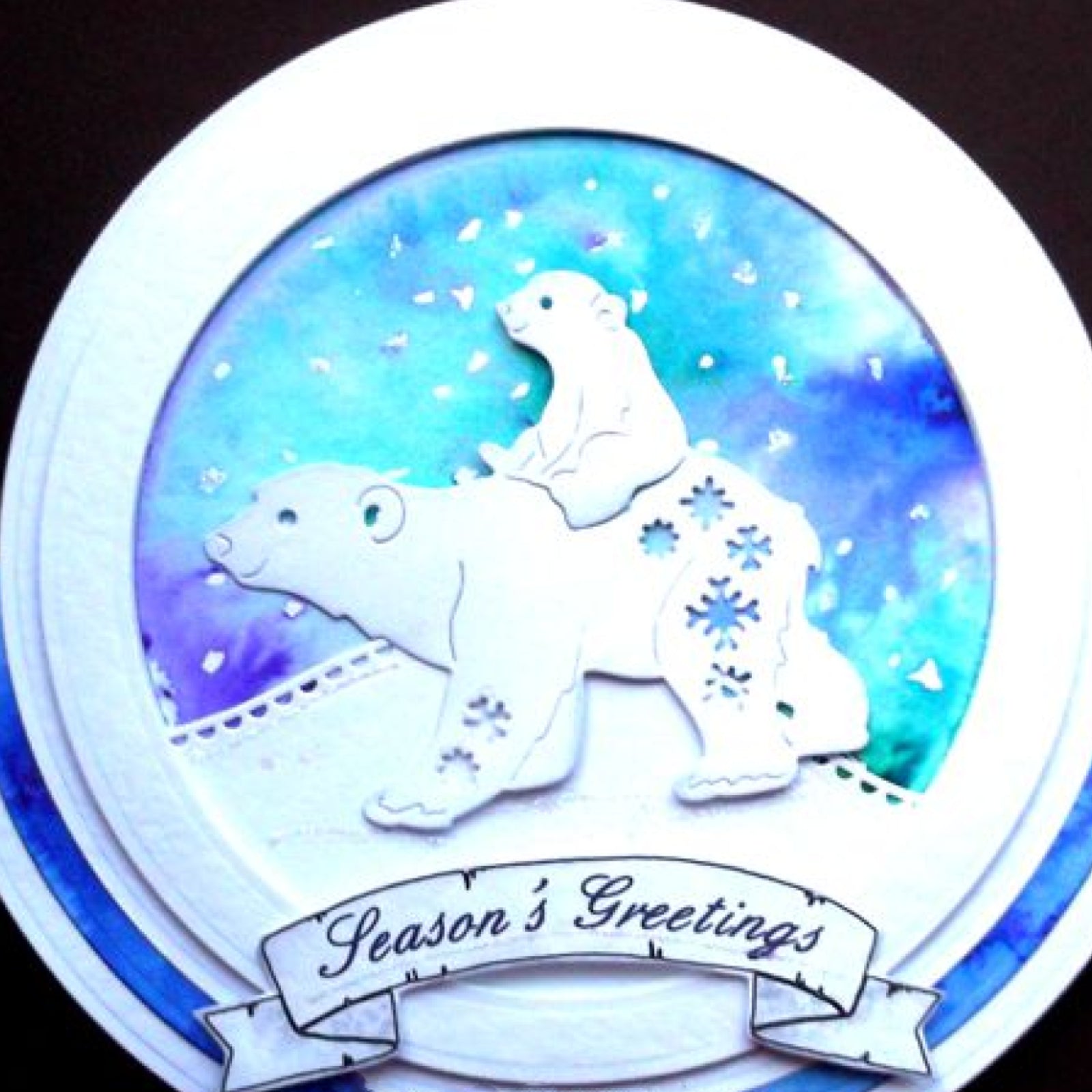 Large Polar Bear and Cub w Winter Snowflakes Cutting Dies