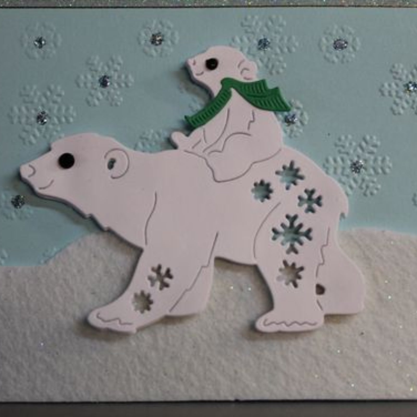Large Polar Bear and Cub w Winter Snowflakes Cutting Dies