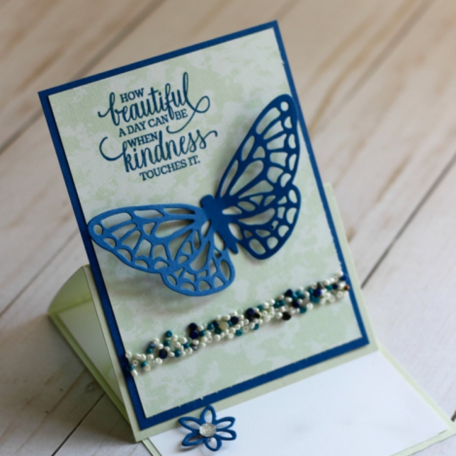 Flowers & Leaves Corner w Butterfly Cutting Dies