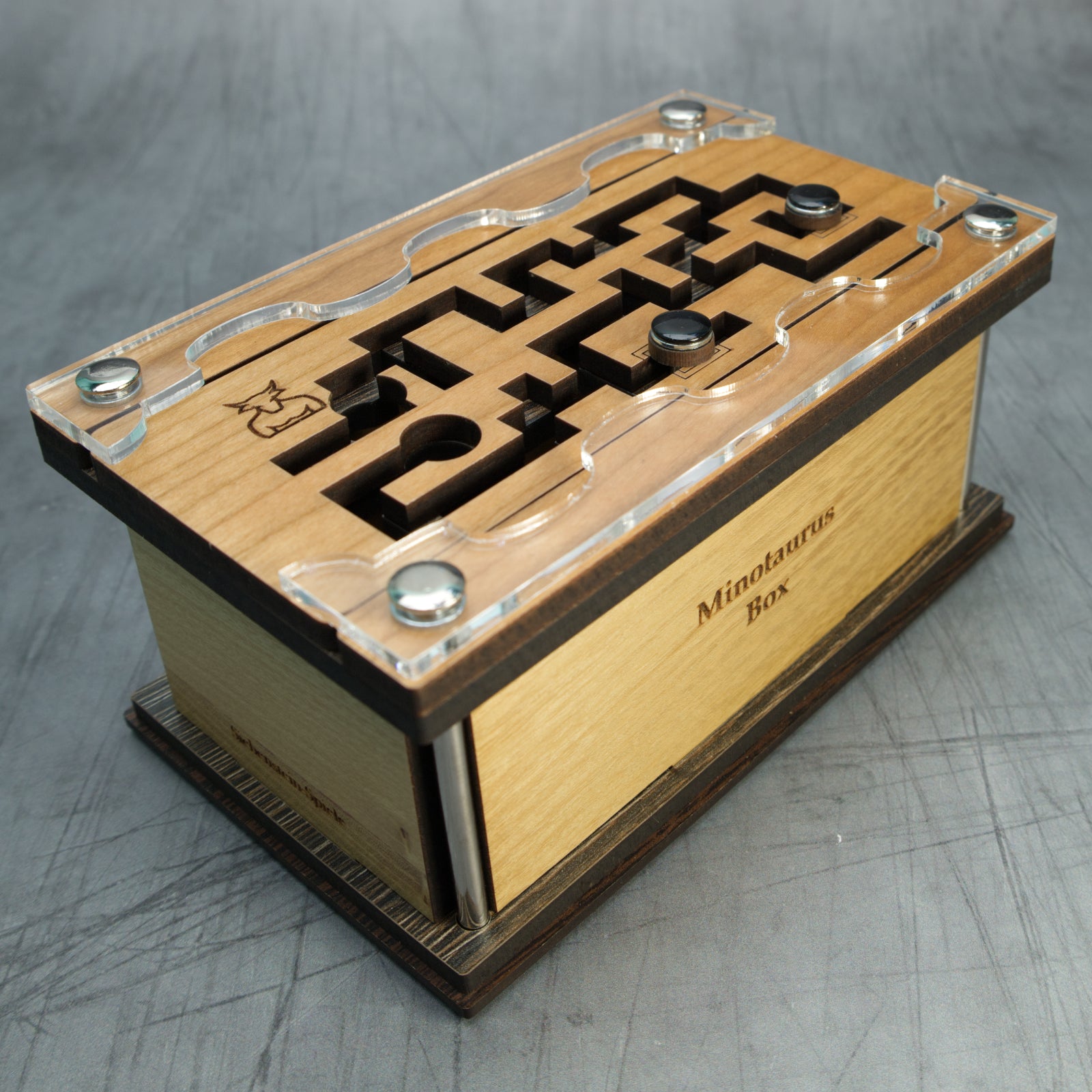 Minotaurus Box – Sliding Maze Puzzle Box by Siebenstein-Spiele