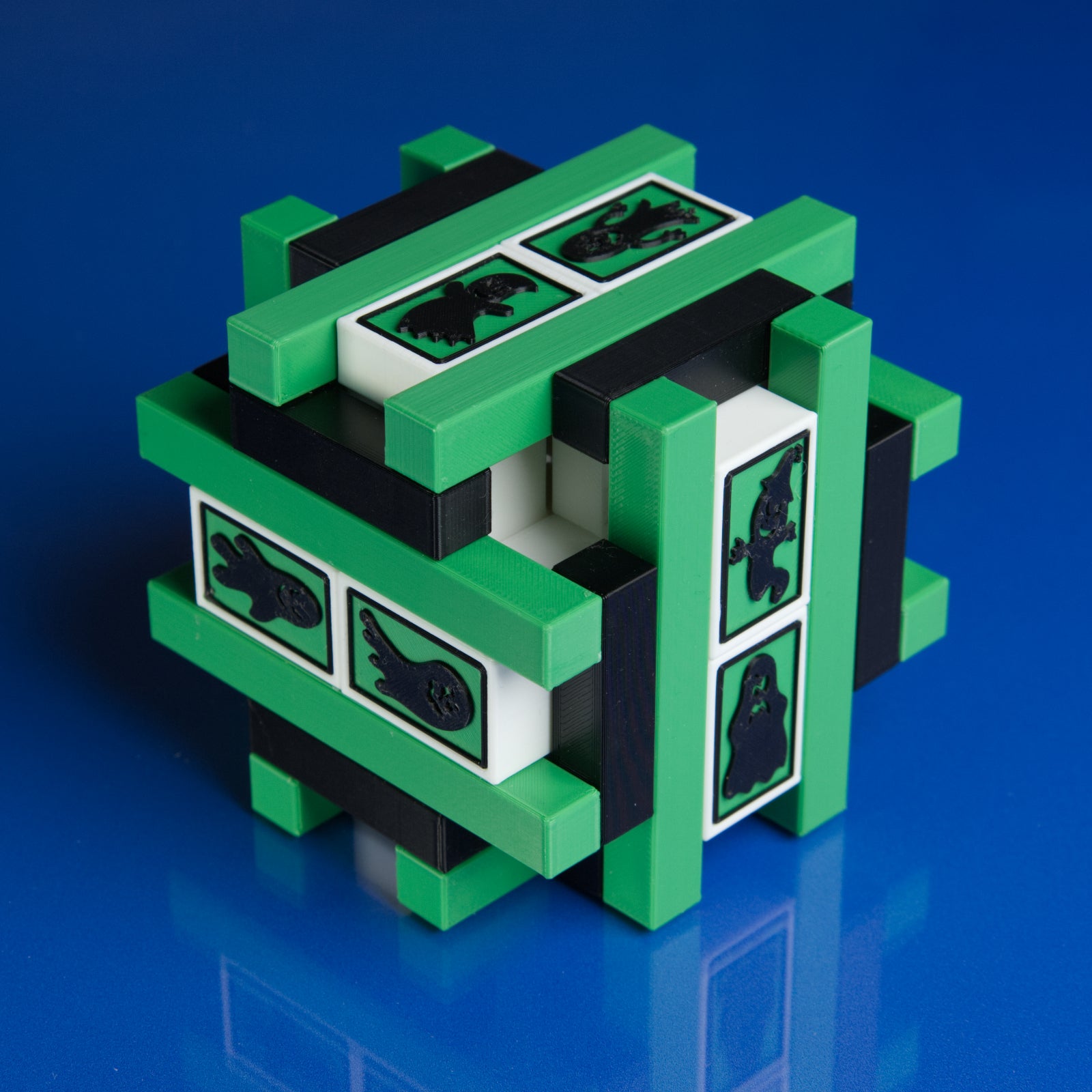 Peek-A-Boo (Green) - Level 31 - Dan Fast - Puzzle Playground