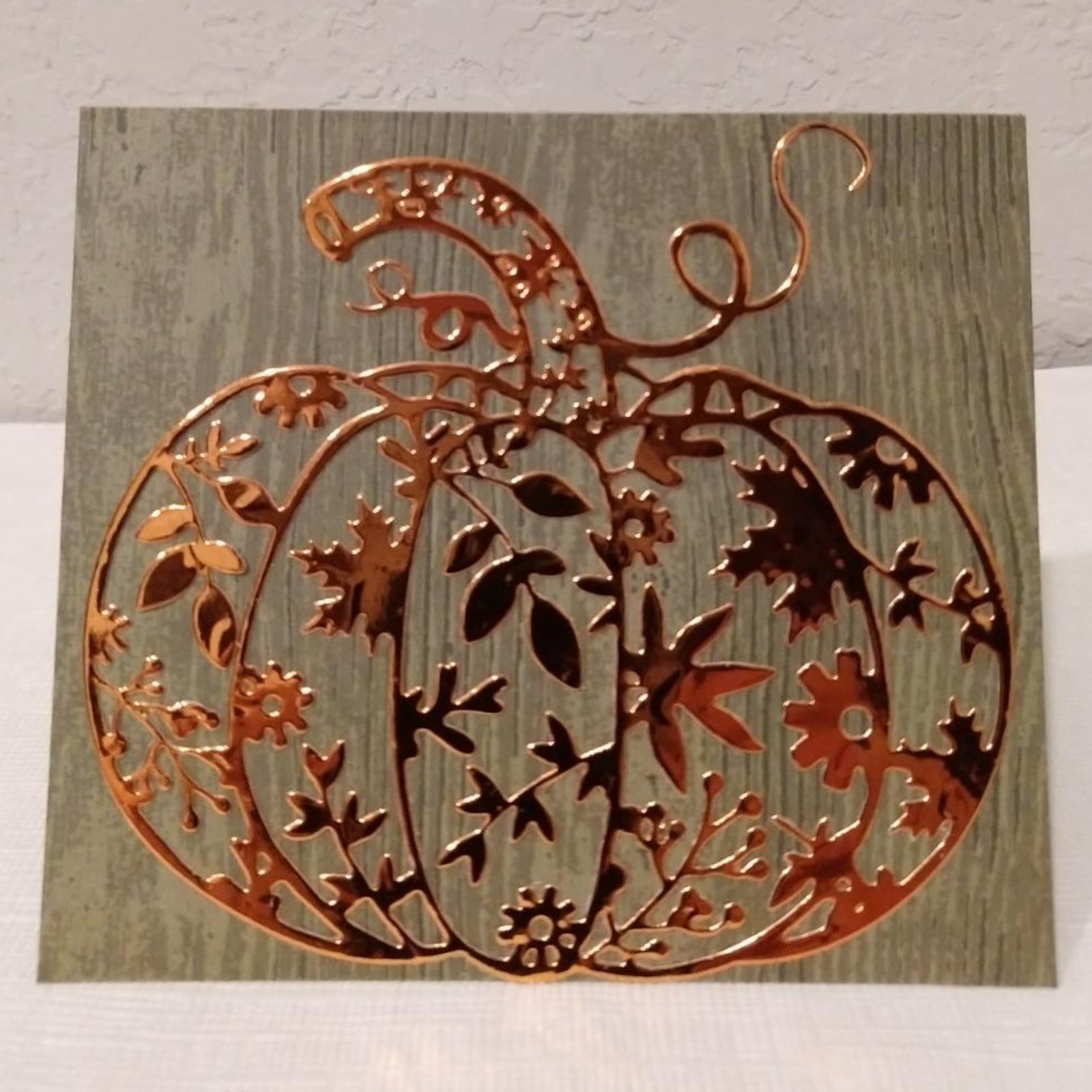 Large Pumpkin w Leaves & Flowers Design Cutting Die