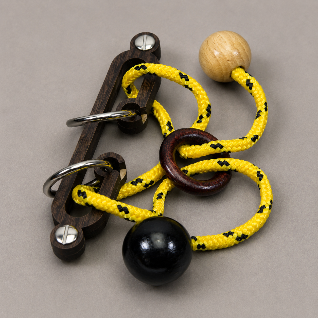 Black Pearl – Advanced Rope Puzzle by Siebenstein-Spiele