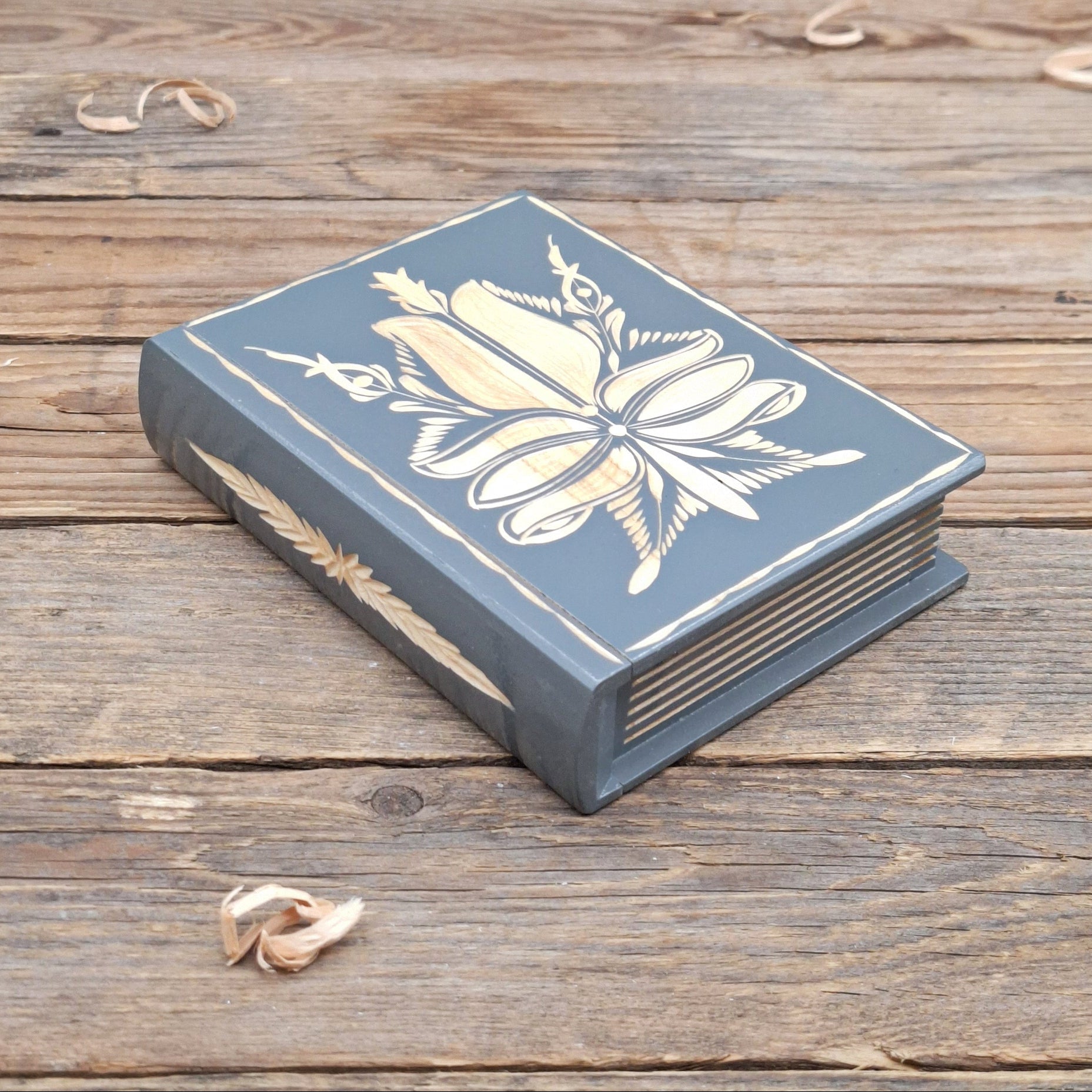 Romanian Secret Book Box – Beginner Trick Opening Puzzle Box by TransylvanyArt