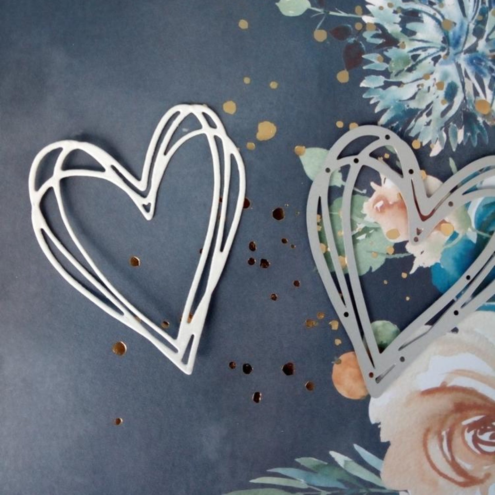 Scribble Heart Frame Wreath Cutting Die