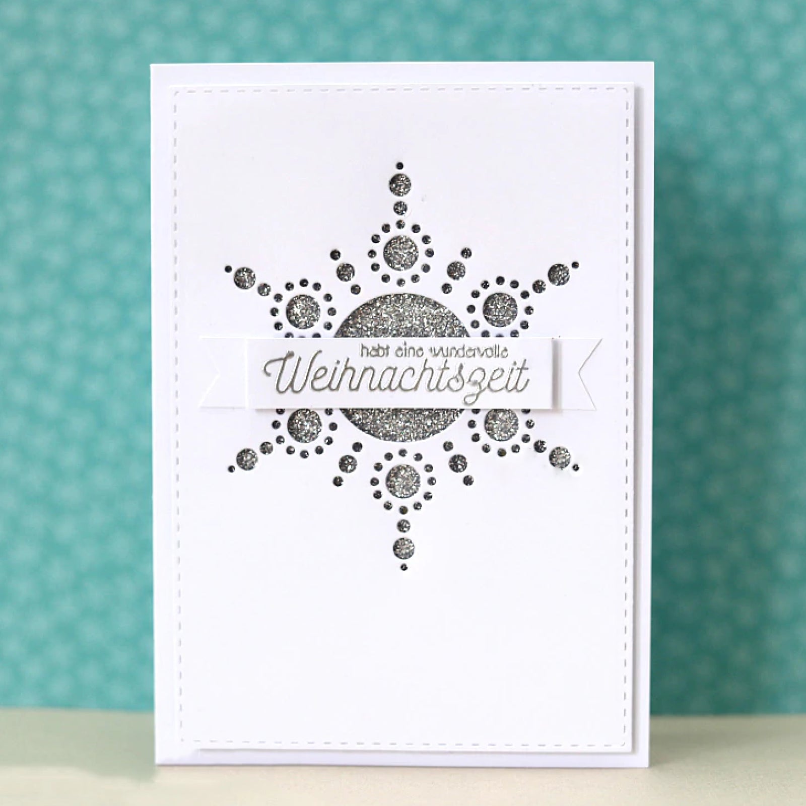 Cutout Dots Snowflake w Solid Snowflake Cutting Die