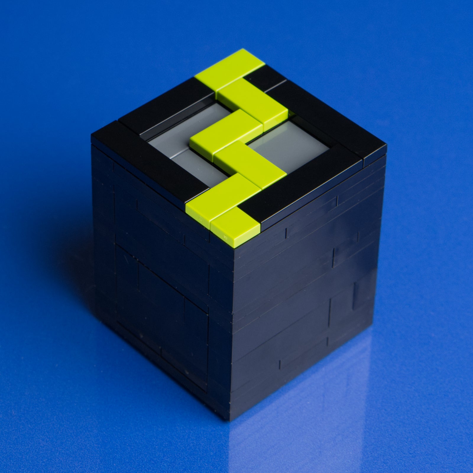 Art Box - Level 5 - 2 Steps - LegoNerdPuzzles - Andrew Parr