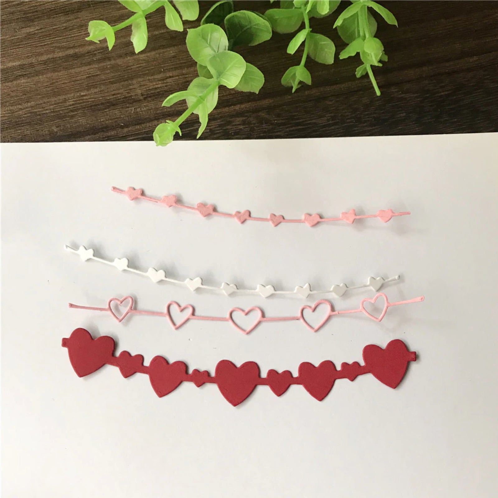 Hearts Banners Trio Cutting Dies