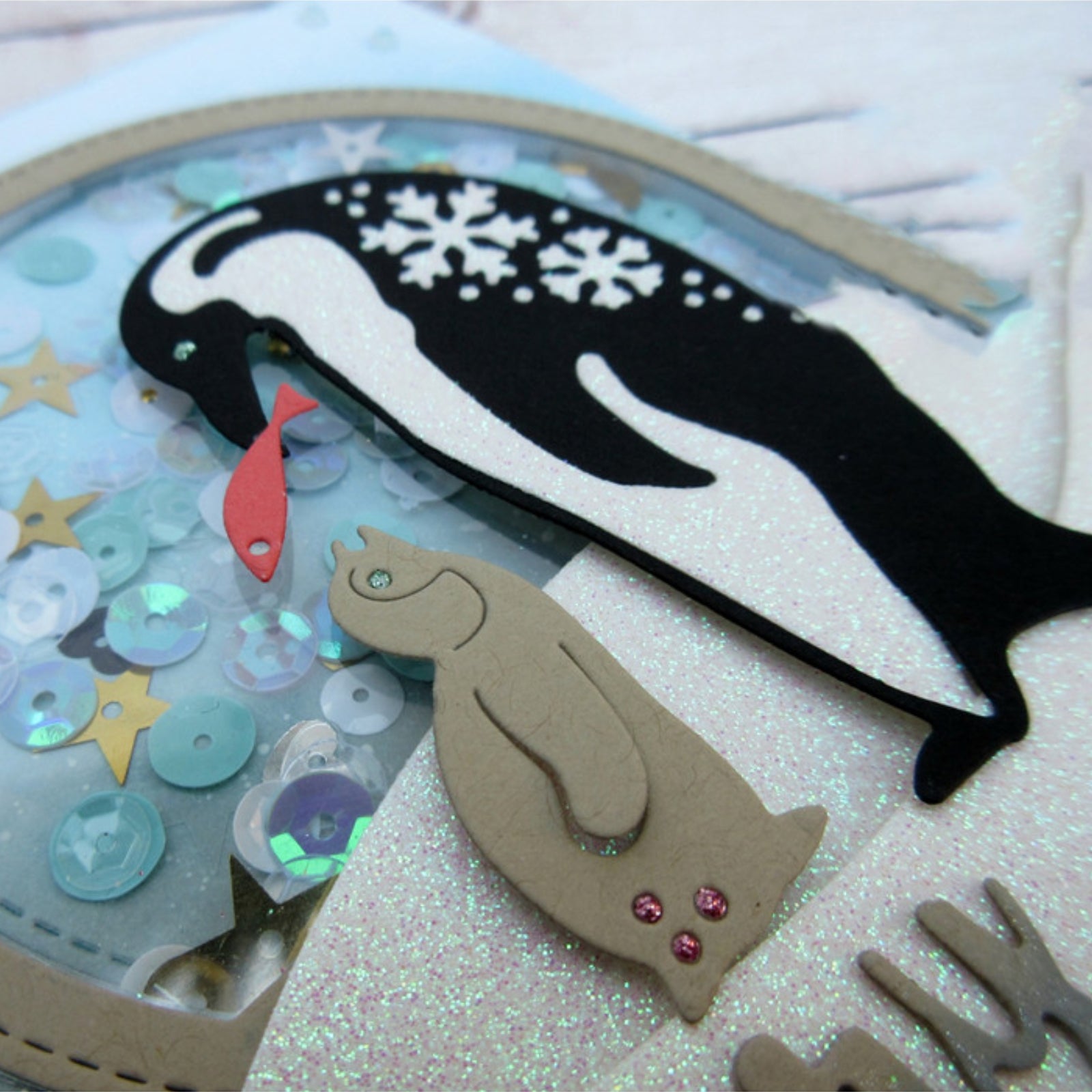 Parent & Baby Penguins w Snowflakes & Fish Cutting Dies