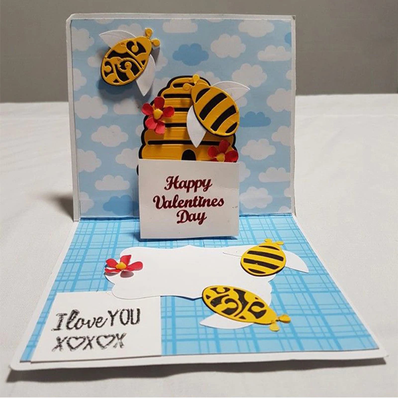 Beautiful Bees w Hive Layering Cutting & Embossing Dies