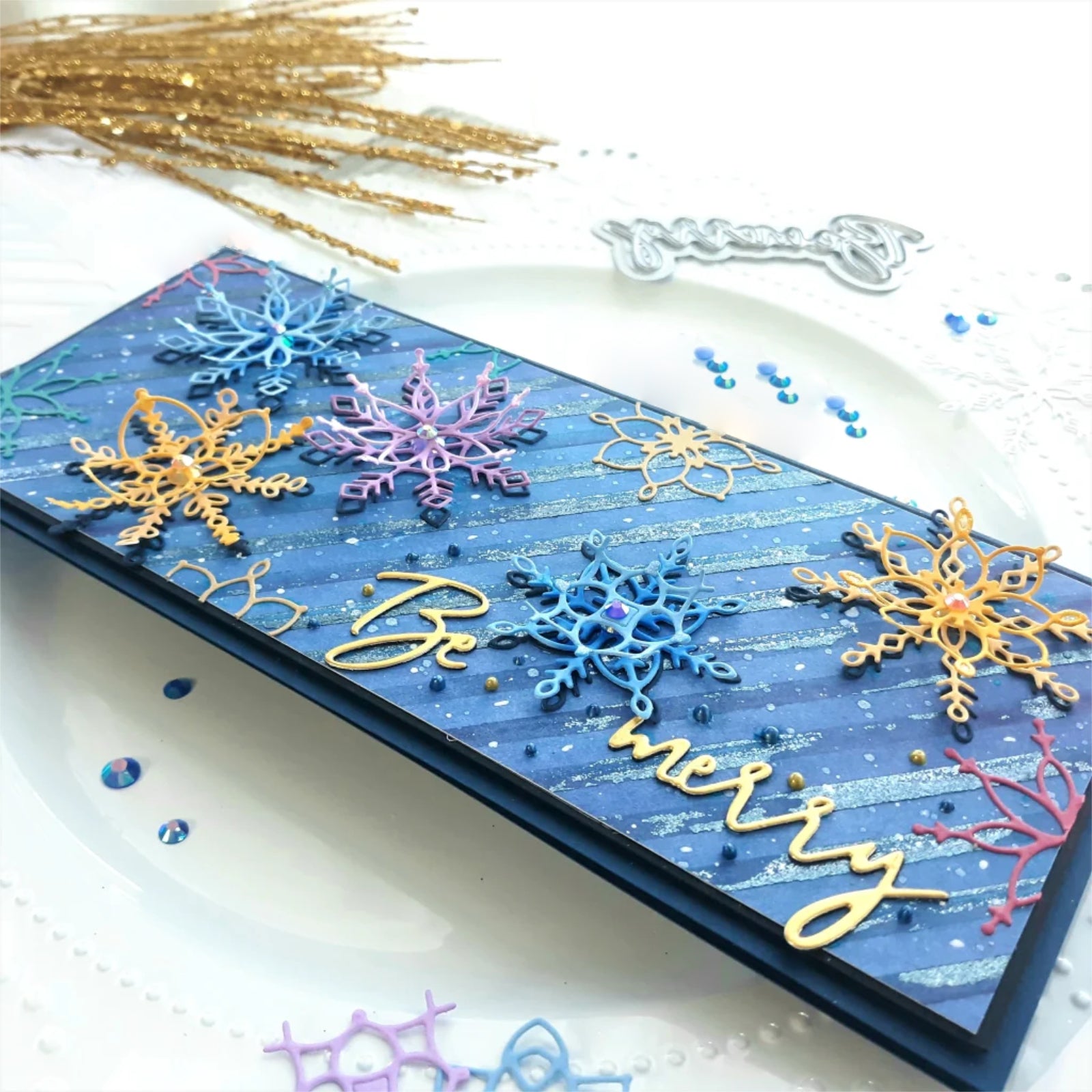 Ten Stunning Snowflakes w Shadows Cutting Dies