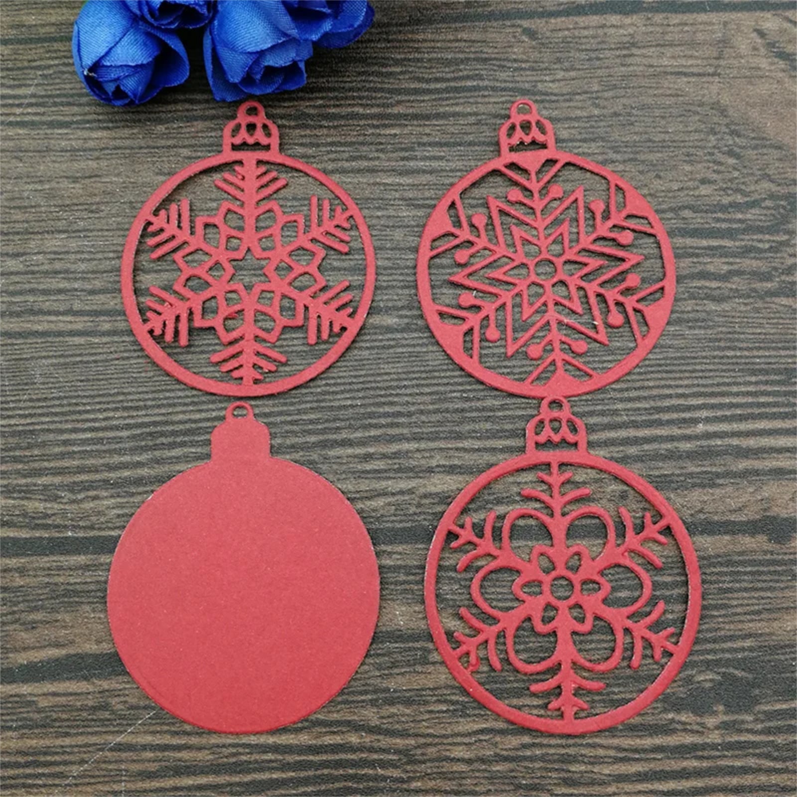 Layering Christmas Ornaments Cutting Dies