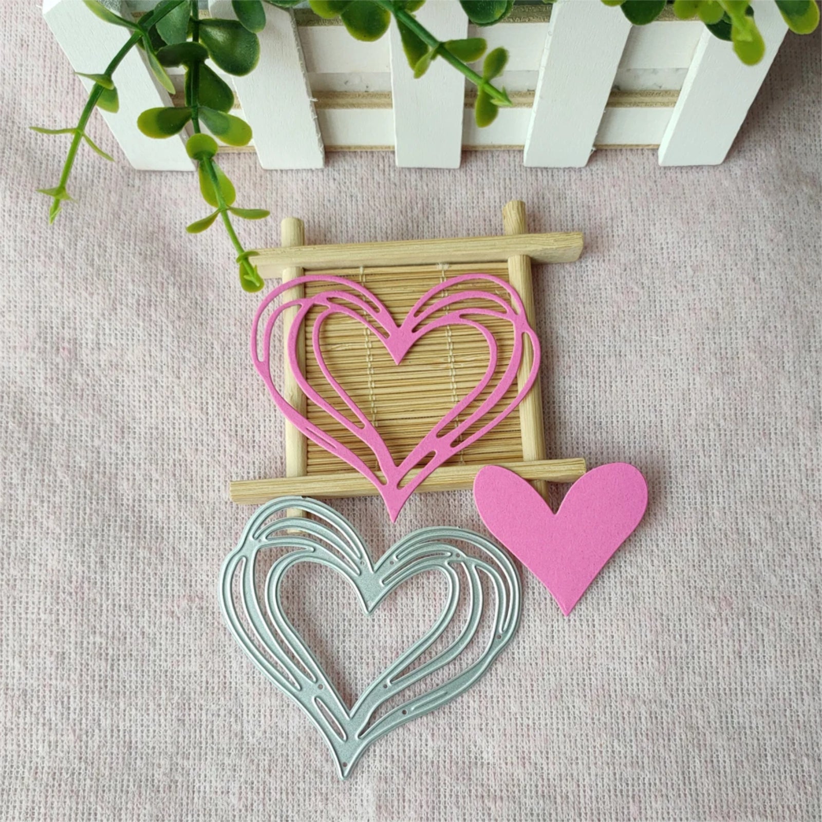 Scribble Heart Small Frame Cutting Die