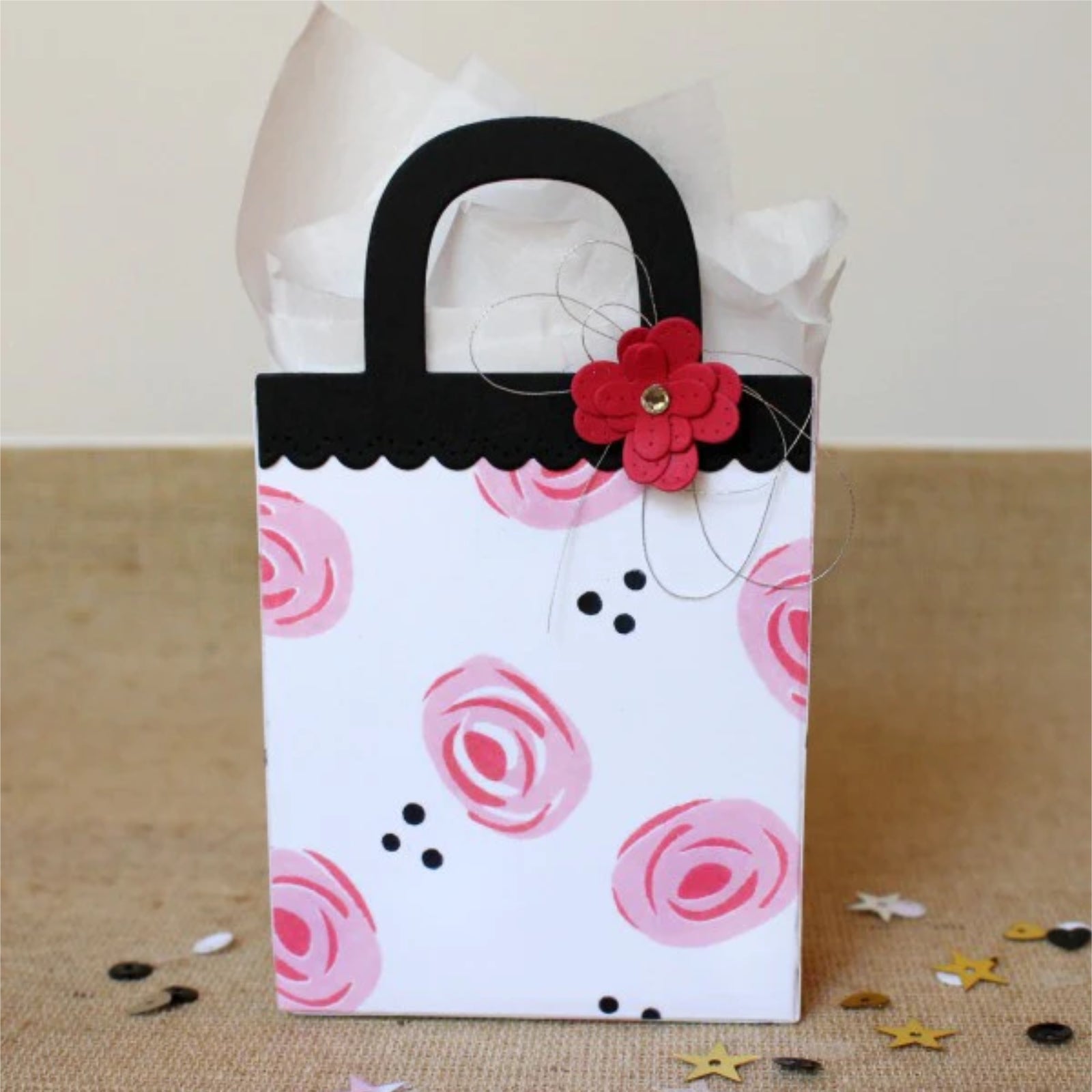 Gift Bag Pocket w Flowers & Handles Cutting Dies