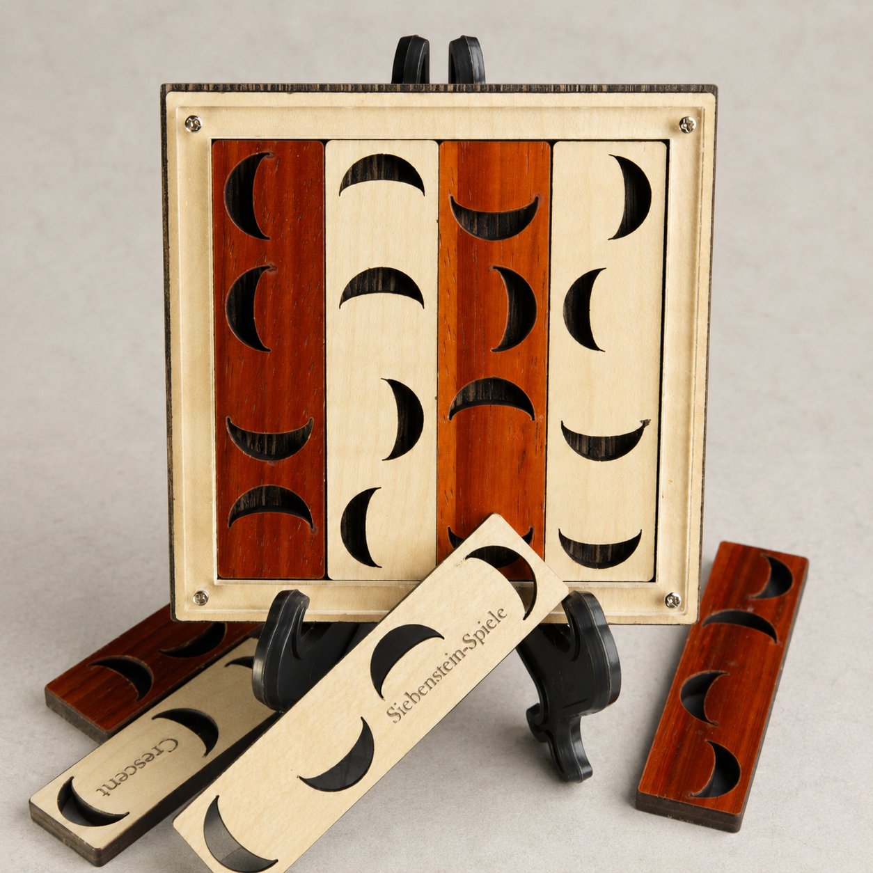 Crescent – Intermediate Stacking Puzzle by Siebenstein Spiele