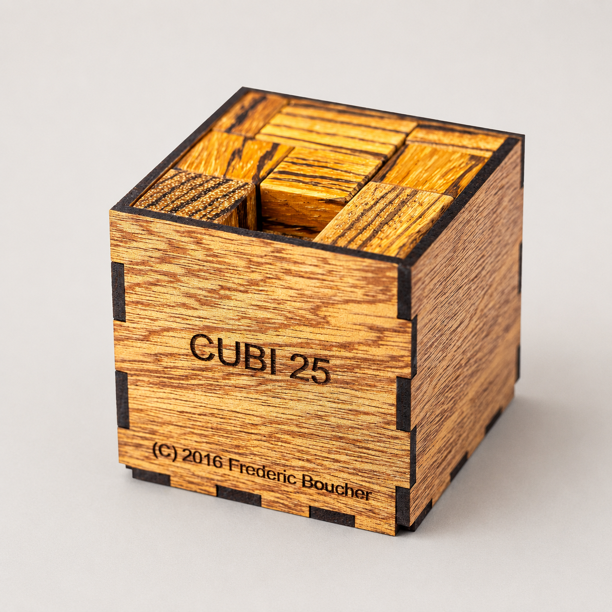 Cubi 25 – Expert Packing Puzzle by Pelikan Puzzles