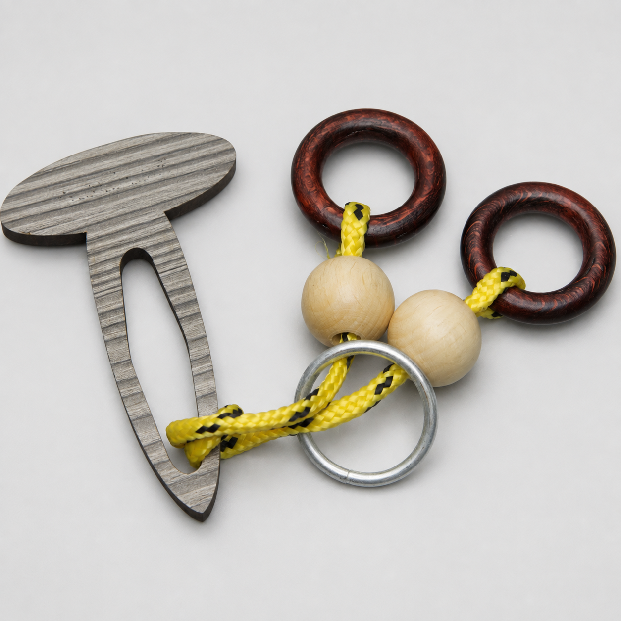 Stonehenge – Intermediate Rope Puzzle by Siebenstein-Spiele
