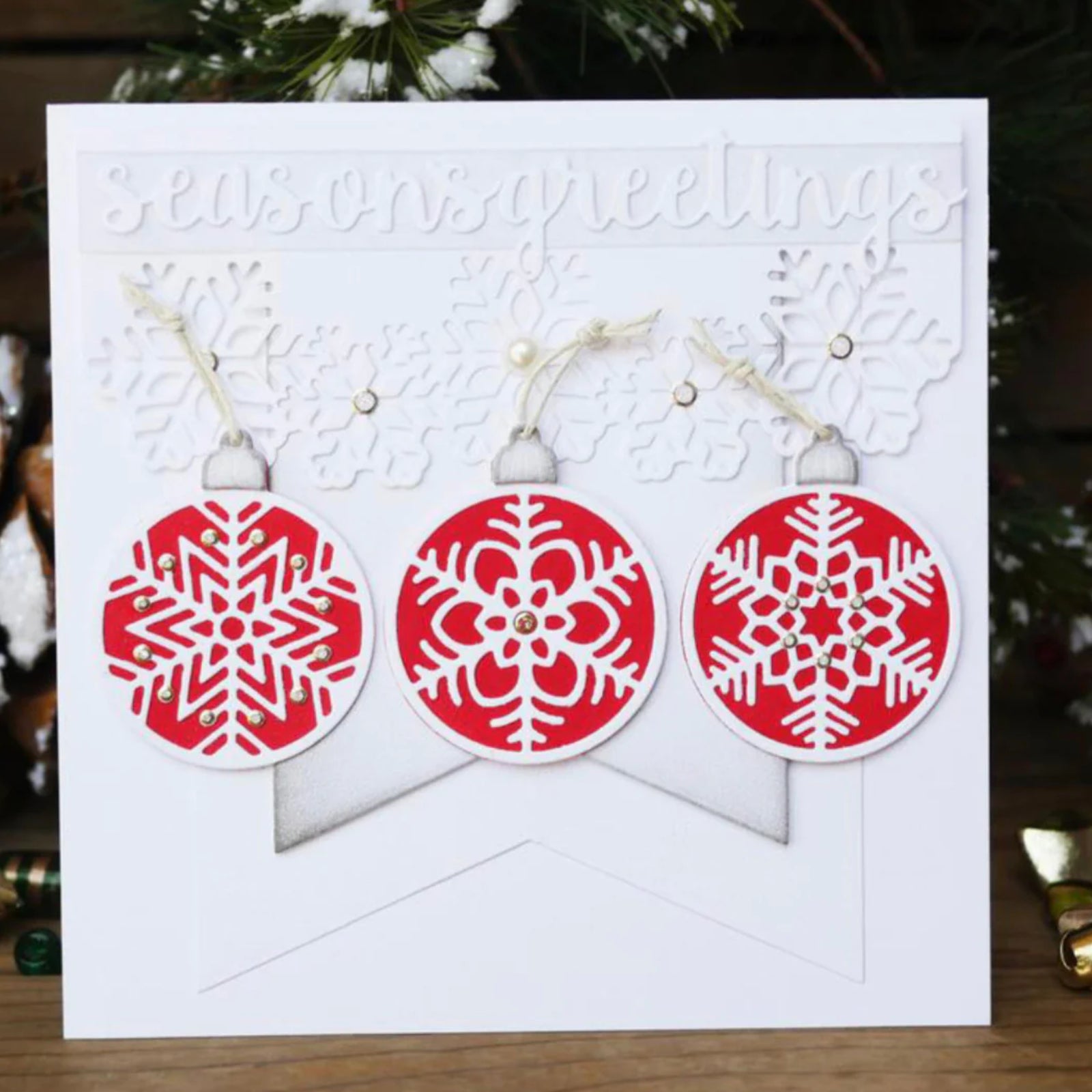 Layering Christmas Ornaments Cutting Dies