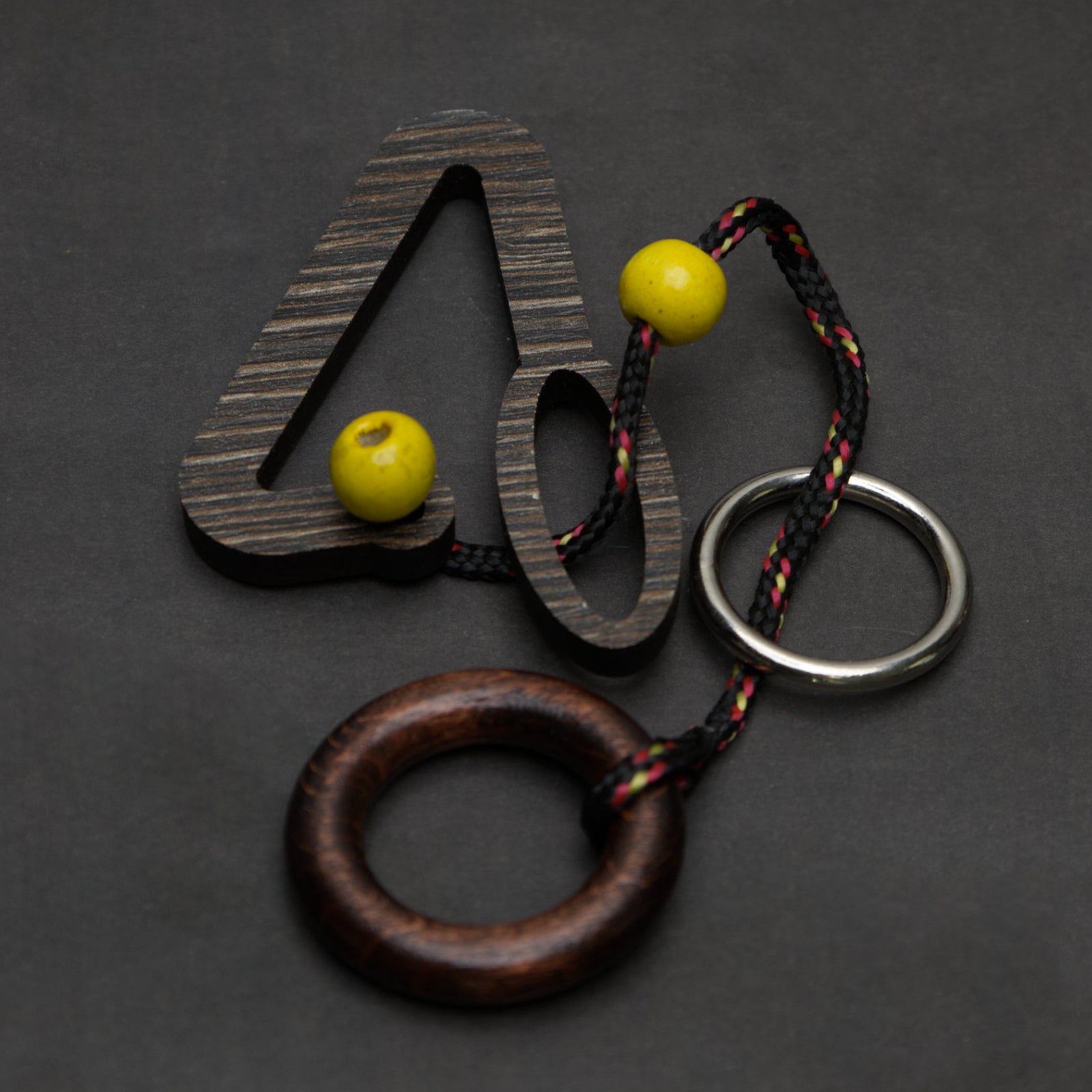 Ball and Chain Mini - Ring and Rope Puzzle - Level 9 - Siebenstein Spiele