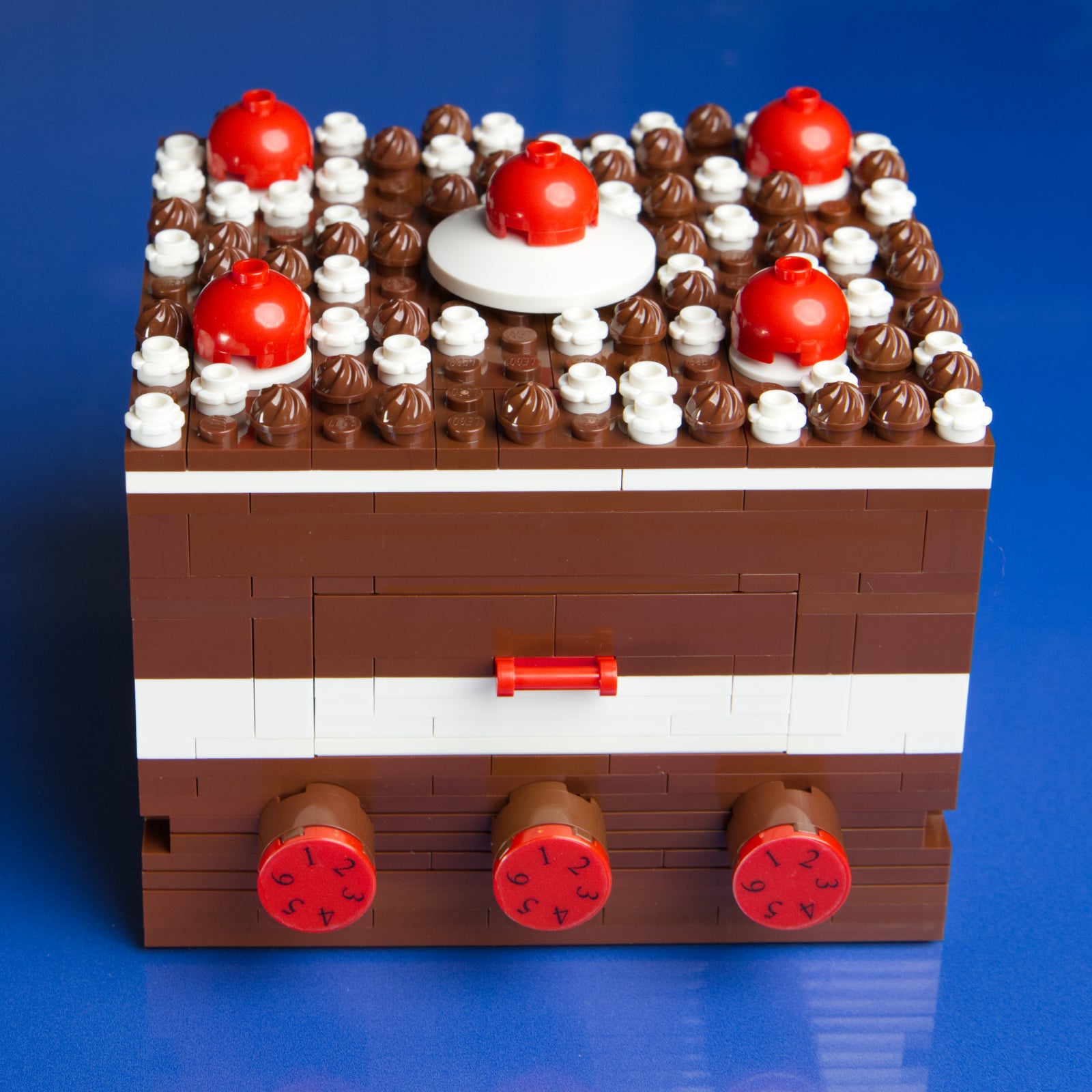Cakes and Pies - Level 7 - LegoNerdPuzzles - Andrew Parr