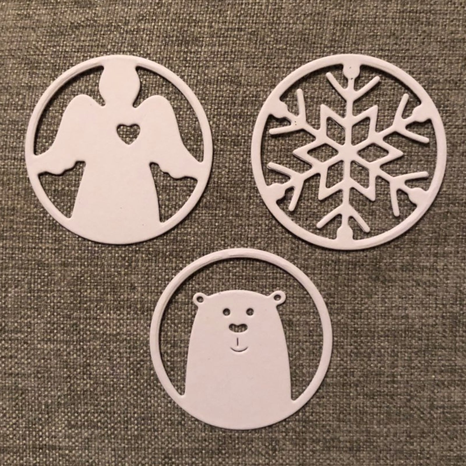 Winter Circular Cutout Cutting Dies – Polar Bear Snowflake Angel